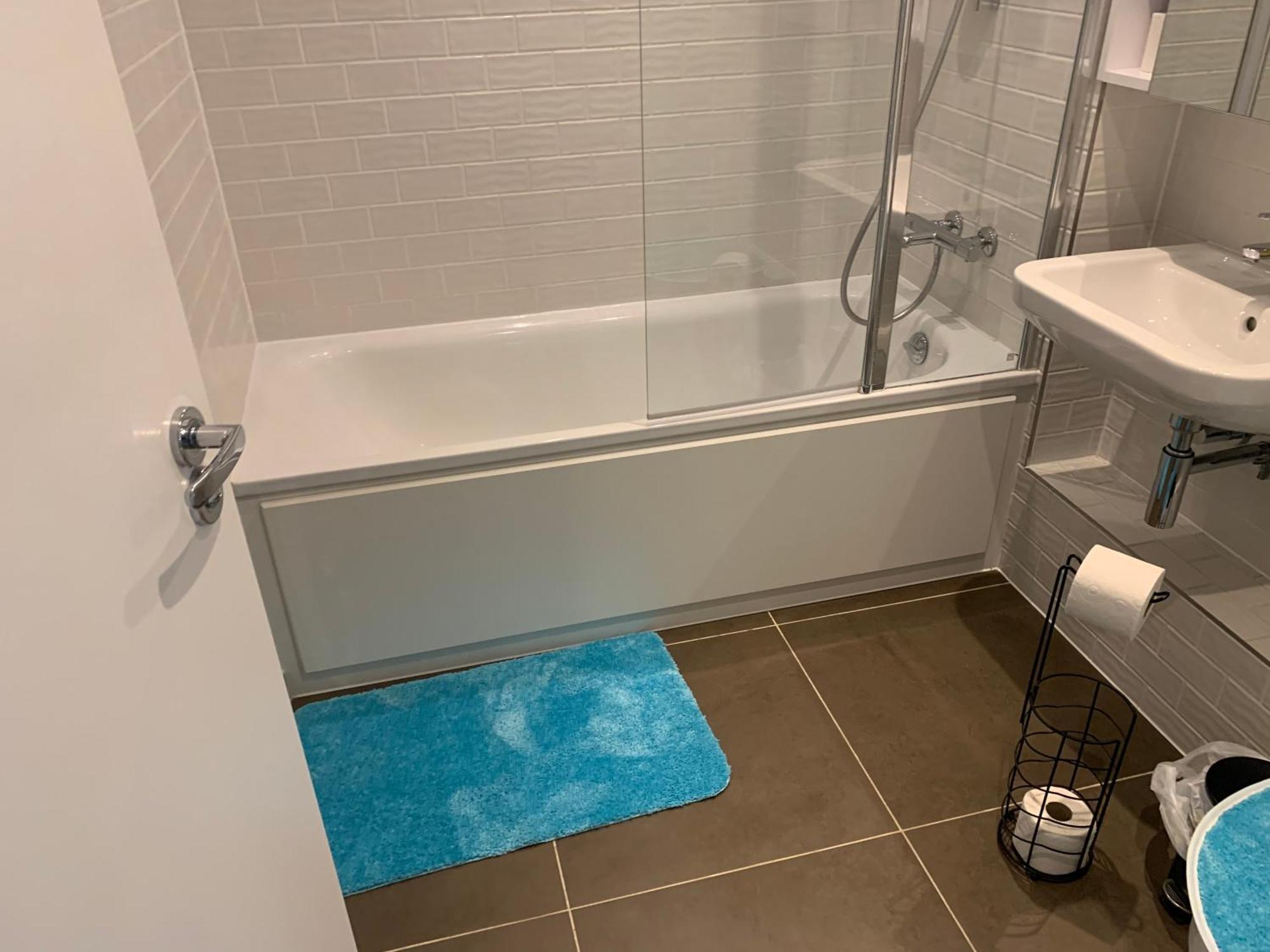 2 Bedroom 2 Bath 1 Ensuite In Roya Asenal Beautiful Views & Parking London Exterior photo
