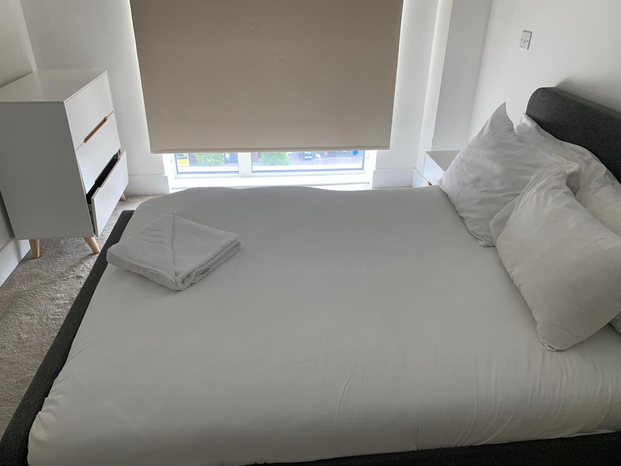 2 Bedroom 2 Bath 1 Ensuite In Roya Asenal Beautiful Views & Parking London Exterior photo