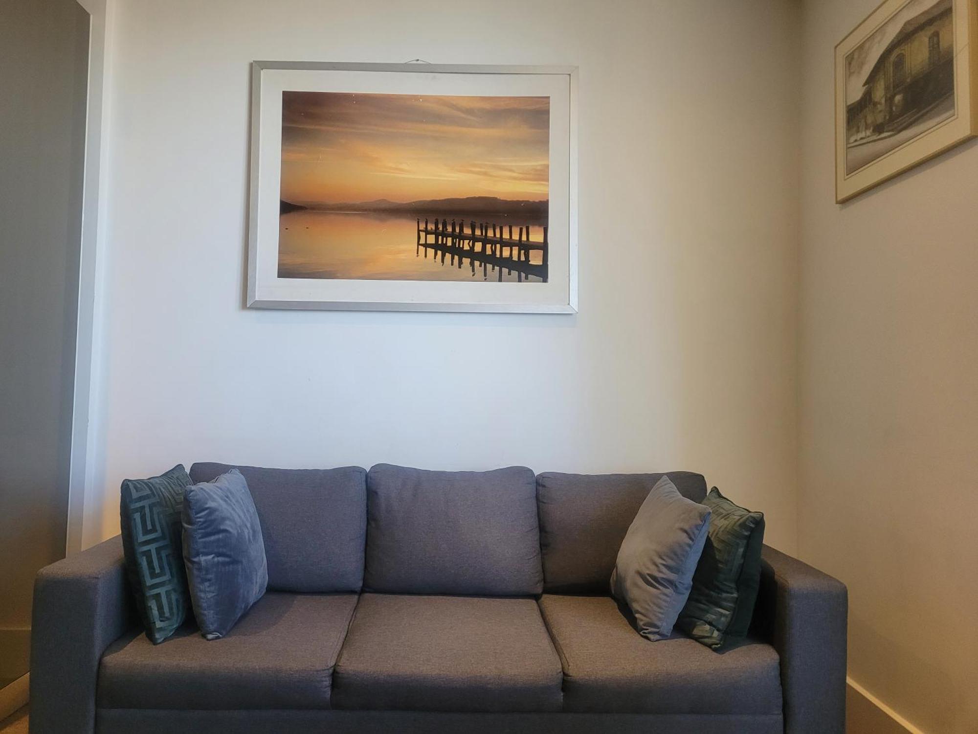 2 Bedroom 2 Bath 1 Ensuite In Roya Asenal Beautiful Views & Parking London Exterior photo